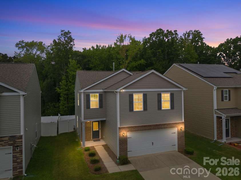 8133 Clairwood Drive, Charlotte, NC 28269.  MLS# CAR4407183, YatesRealty ID 40432. 