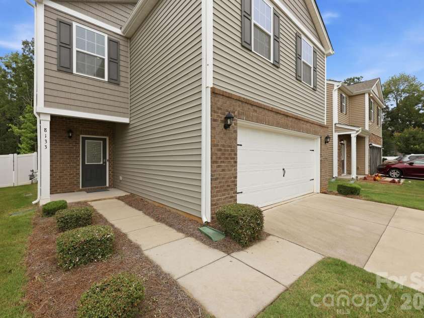 8133 Clairwood Drive, Charlotte, NC 28269.  MLS# CAR4407183, YatesRealty ID 40432. 