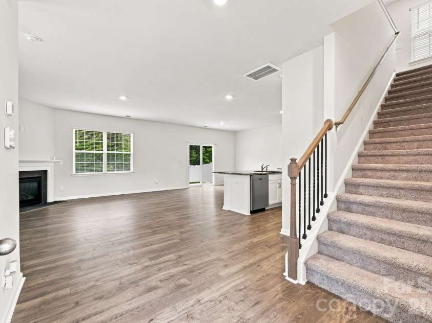 8133 Clairwood Drive, Charlotte, NC 28269.  MLS# CAR4407183, YatesRealty ID 40432. 