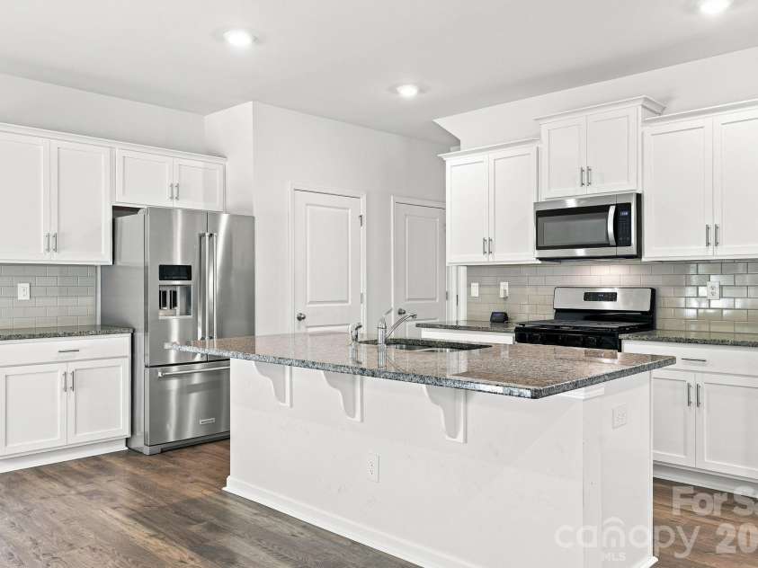 8133 Clairwood Drive, Charlotte, NC 28269.  MLS# CAR4407183, YatesRealty ID 40432. 