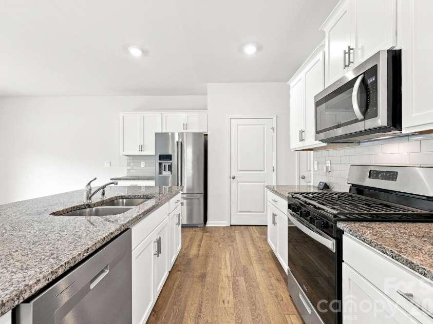 8133 Clairwood Drive, Charlotte, NC 28269.  MLS# CAR4407183, YatesRealty ID 40432. 