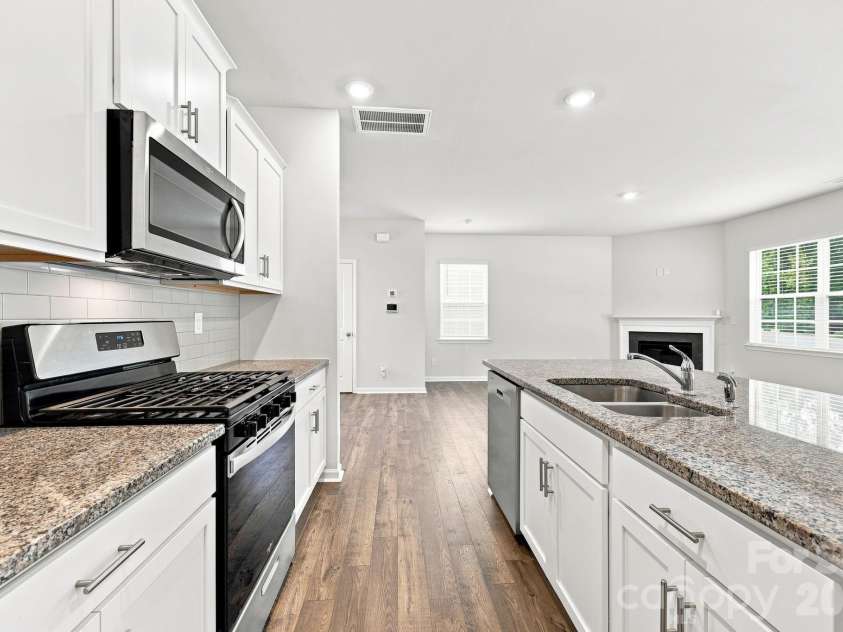 8133 Clairwood Drive, Charlotte, NC 28269.  MLS# CAR4407183, YatesRealty ID 40432. 