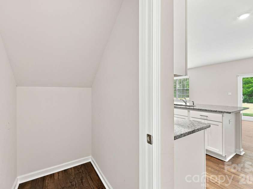 8133 Clairwood Drive, Charlotte, NC 28269.  MLS# CAR4407183, YatesRealty ID 40432. 