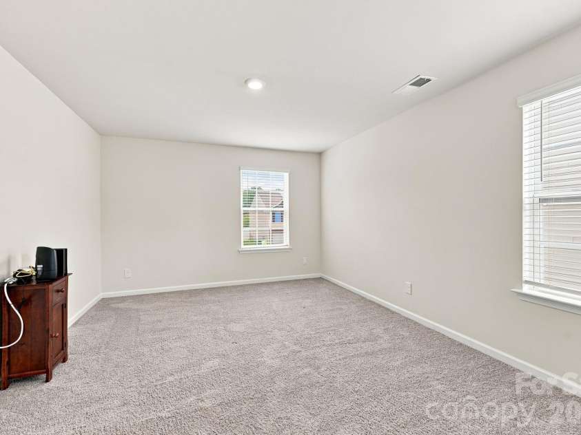 8133 Clairwood Drive, Charlotte, NC 28269.  MLS# CAR4407183, YatesRealty ID 40432. 