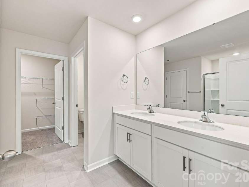 8133 Clairwood Drive, Charlotte, NC 28269.  MLS# CAR4407183, YatesRealty ID 40432. 