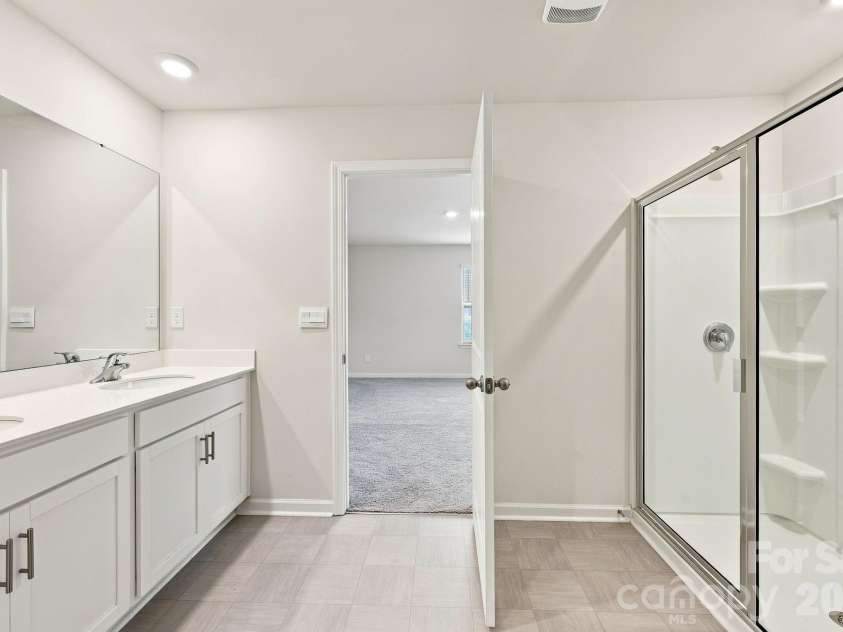 8133 Clairwood Drive, Charlotte, NC 28269.  MLS# CAR4407183, YatesRealty ID 40432. 