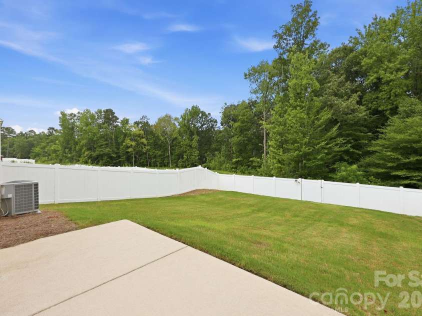 8133 Clairwood Drive, Charlotte, NC 28269.  MLS# CAR4407183, YatesRealty ID 40432. 