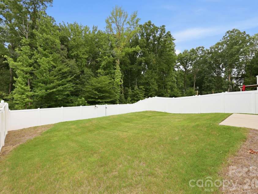 8133 Clairwood Drive, Charlotte, NC 28269.  MLS# CAR4407183, YatesRealty ID 40432. 