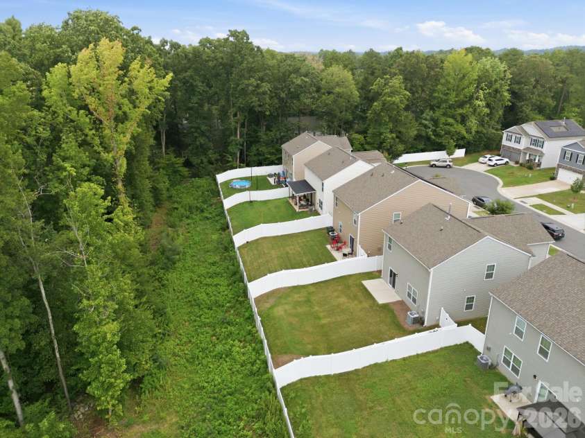 8133 Clairwood Drive, Charlotte, NC 28269.  MLS# CAR4407183, YatesRealty ID 40432. 