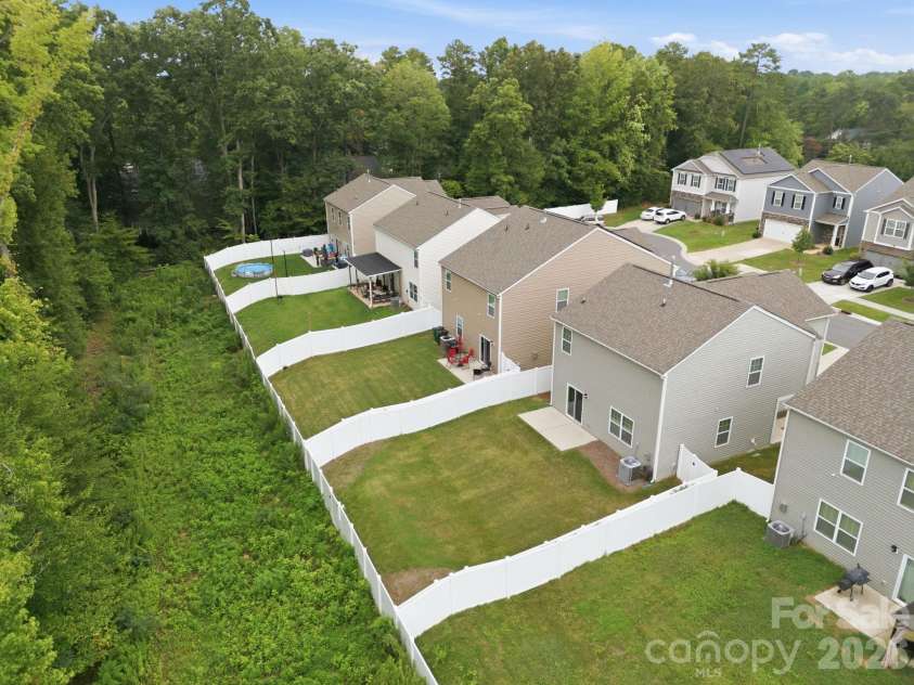 8133 Clairwood Drive, Charlotte, NC 28269.  MLS# CAR4407183, YatesRealty ID 40432. 