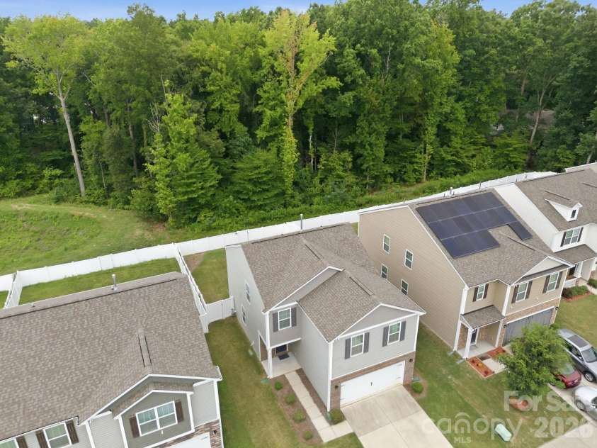 8133 Clairwood Drive, Charlotte, NC 28269.  MLS# CAR4407183, YatesRealty ID 40432. 