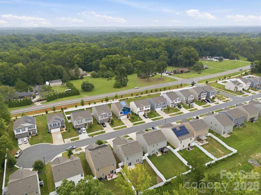 8133 Clairwood Drive, Charlotte, NC 28269.  MLS# CAR4407183, YatesRealty ID 40432. 