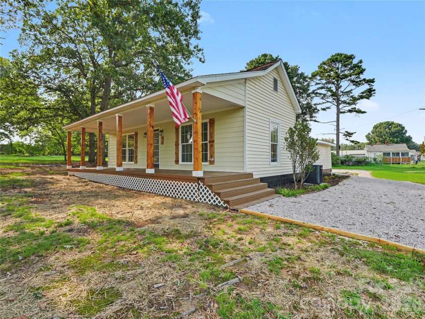 410 16th Street, Kannapolis, NC 28083.  MLS# CAR4408654, YatesRealty ID 40433. 