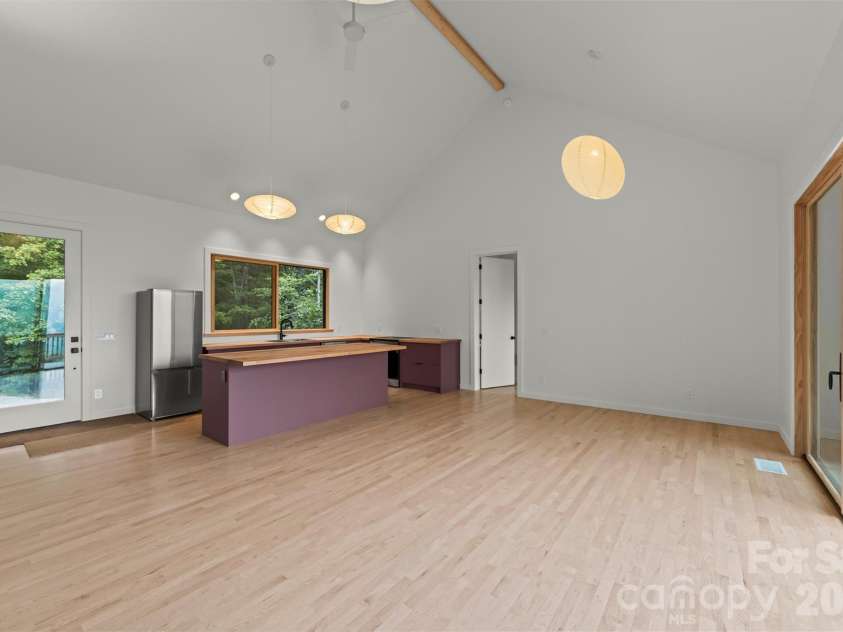 109 Pintail Place, Whittier, NC 28789.  MLS# CAR4409072, YatesRealty ID 40434. 