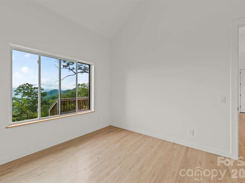 109 Pintail Place, Whittier, NC 28789.  MLS# CAR4409072, YatesRealty ID 40434. 