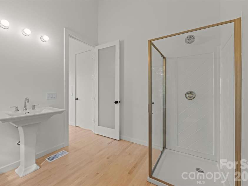109 Pintail Place, Whittier, NC 28789.  MLS# CAR4409072, YatesRealty ID 40434. 