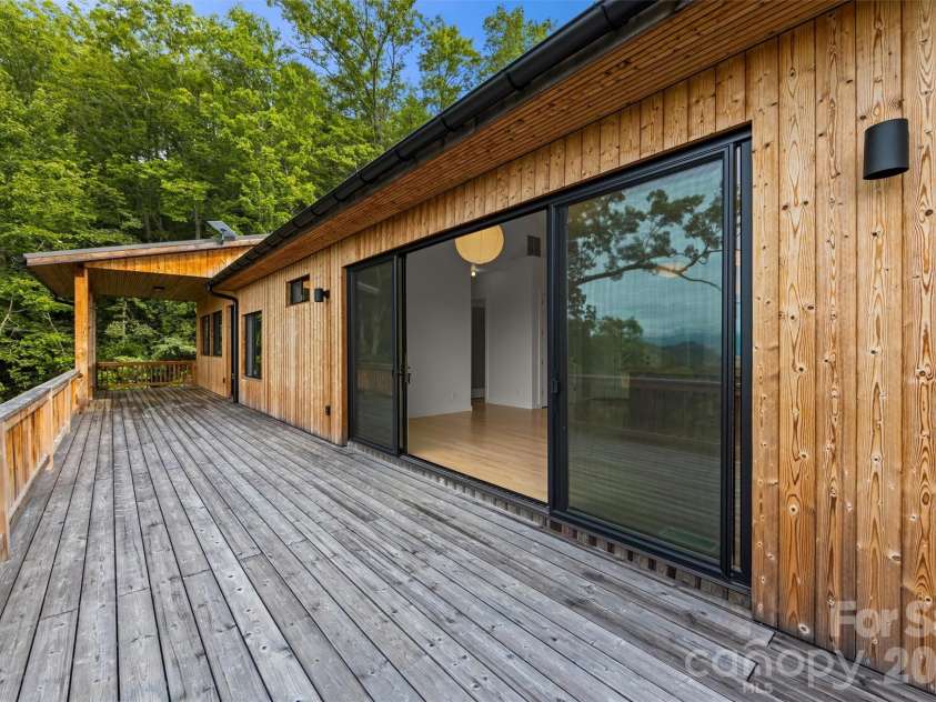 109 Pintail Place, Whittier, NC 28789.  MLS# CAR4409072, YatesRealty ID 40434. 