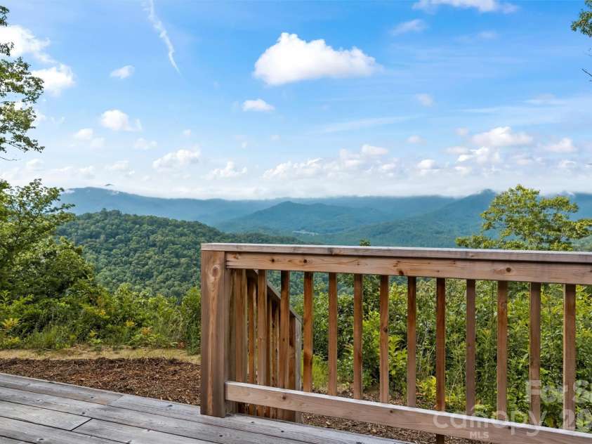 109 Pintail Place, Whittier, NC 28789.  MLS# CAR4409072, YatesRealty ID 40434. 