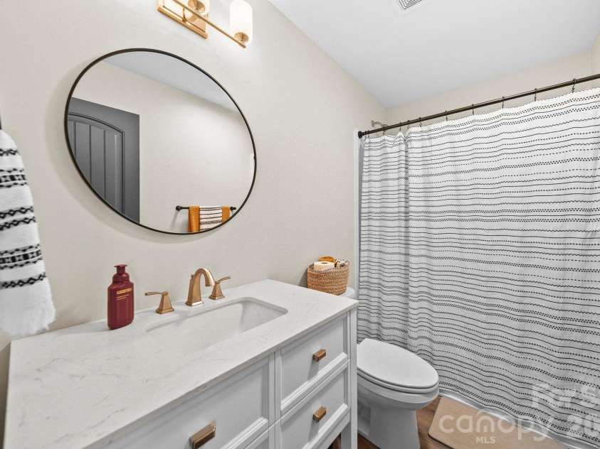 698 Lake Head Road, Norwood, NC 28128.  MLS# CAR4408589, YatesRealty ID 40436. Basement - Full Bathroom