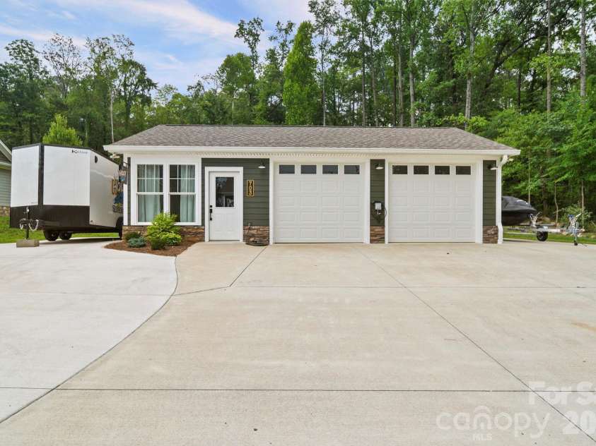 698 Lake Head Road, Norwood, NC 28128.  MLS# CAR4408589, YatesRealty ID 40436. Detached Garage