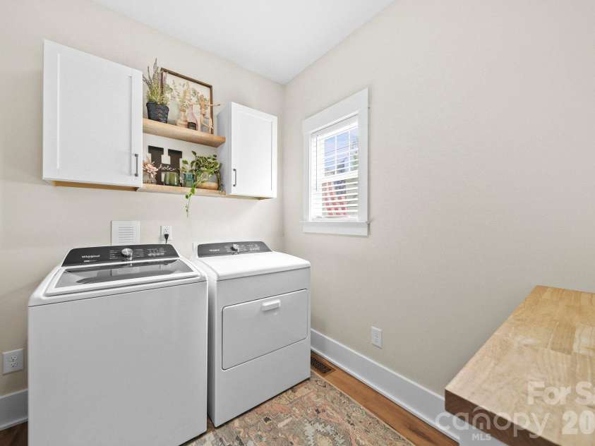 698 Lake Head Road, Norwood, NC 28128.  MLS# CAR4408589, YatesRealty ID 40436. Laundry Room - Main Level