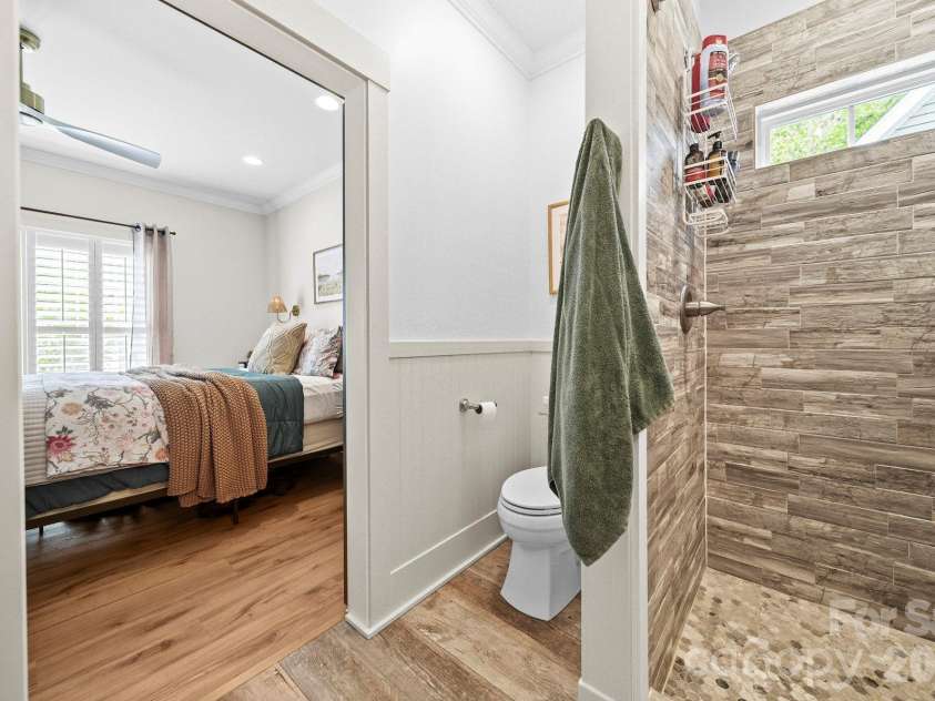698 Lake Head Road, Norwood, NC 28128.  MLS# CAR4408589, YatesRealty ID 40436. Primary Bathroom