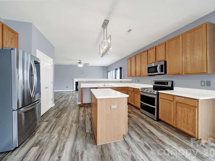 898 Coach House Court, Rock Hill, SC 29730.  MLS# CAR4403477, YatesRealty ID 40437. 