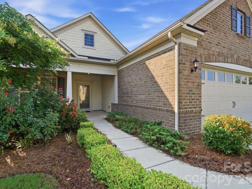 1620 Red Leaf Drive, Fort Mill, SC 29715.  MLS# CAR4402773, YatesRealty ID 40438. 