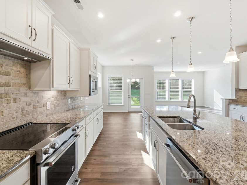 1620 Red Leaf Drive, Fort Mill, SC 29715.  MLS# CAR4402773, YatesRealty ID 40438. 