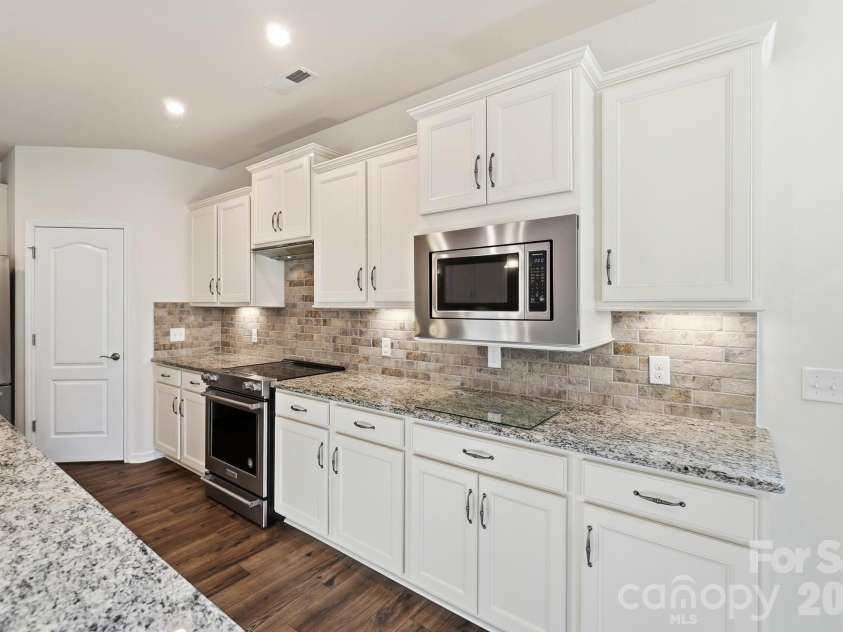 1620 Red Leaf Drive, Fort Mill, SC 29715.  MLS# CAR4402773, YatesRealty ID 40438. 