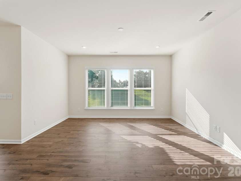 1620 Red Leaf Drive, Fort Mill, SC 29715.  MLS# CAR4402773, YatesRealty ID 40438. 