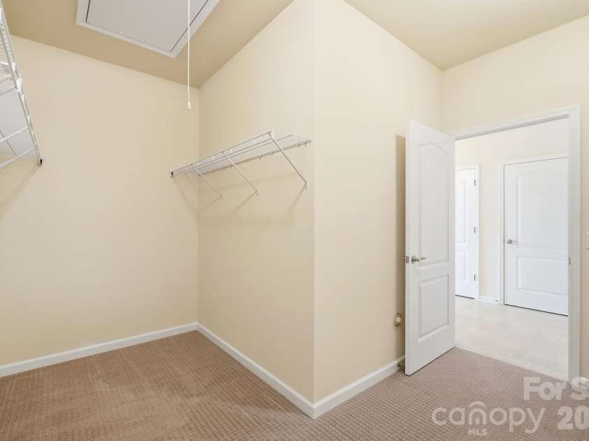 1620 Red Leaf Drive, Fort Mill, SC 29715.  MLS# CAR4402773, YatesRealty ID 40438. Huge walk-in closet