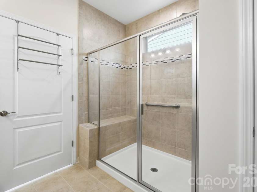 1620 Red Leaf Drive, Fort Mill, SC 29715.  MLS# CAR4402773, YatesRealty ID 40438. Primary bathroom