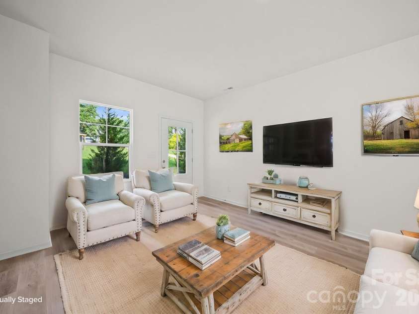 511 Hill Street, Dallas, NC 28034.  MLS# CAR4395920, YatesRealty ID 40439. Great Room - Virtually Staged