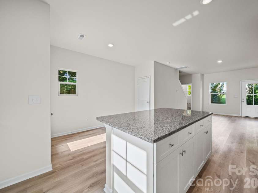 511 Hill Street, Dallas, NC 28034.  MLS# CAR4395920, YatesRealty ID 40439. Kitchen