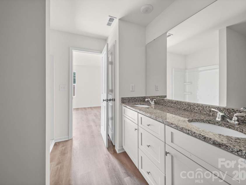 511 Hill Street, Dallas, NC 28034.  MLS# CAR4395920, YatesRealty ID 40439. Primary Bathroom - Other Unit