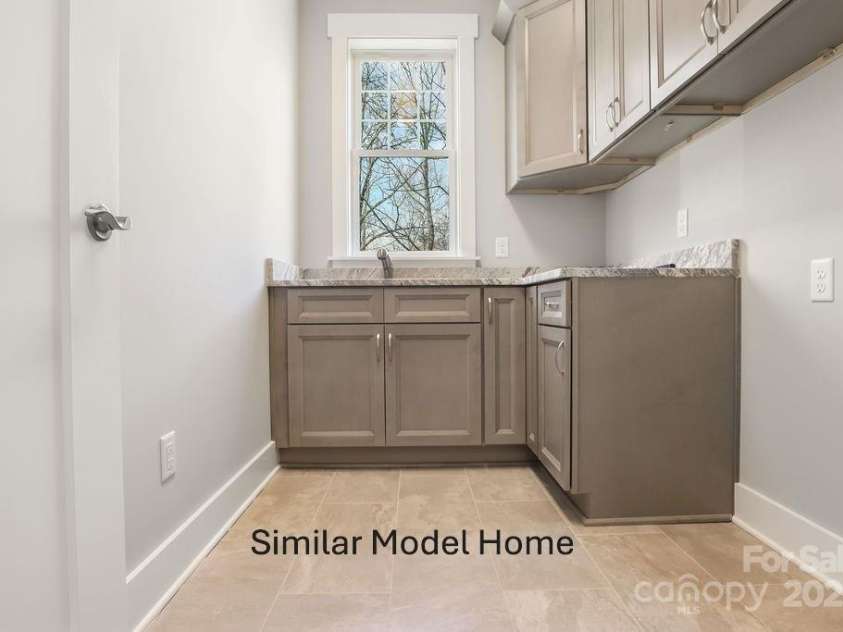 93 Creekside View Drive, Asheville, NC 28804.  MLS# CAR4328429, YatesRealty ID 4044. 