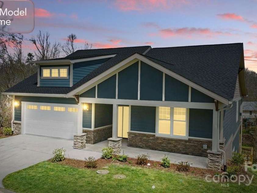 93 Creekside View Drive, Asheville, NC 28804.  MLS# CAR4328429, YatesRealty ID 4044. 