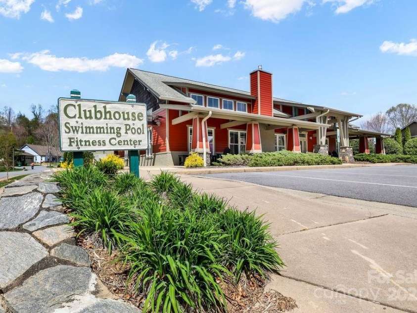 93 Creekside View Drive, Asheville, NC 28804.  MLS# CAR4328429, YatesRealty ID 4044. 