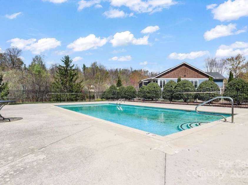 93 Creekside View Drive, Asheville, NC 28804.  MLS# CAR4328429, YatesRealty ID 4044. 