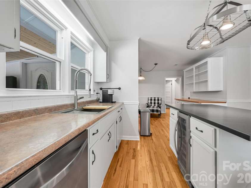1110 Queentown Road, Canton, NC 28716.  MLS# CAR4408896, YatesRealty ID 40440. Kitchen