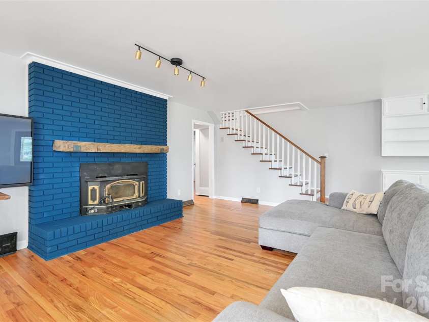 1110 Queentown Road, Canton, NC 28716.  MLS# CAR4408896, YatesRealty ID 40440. Living Room