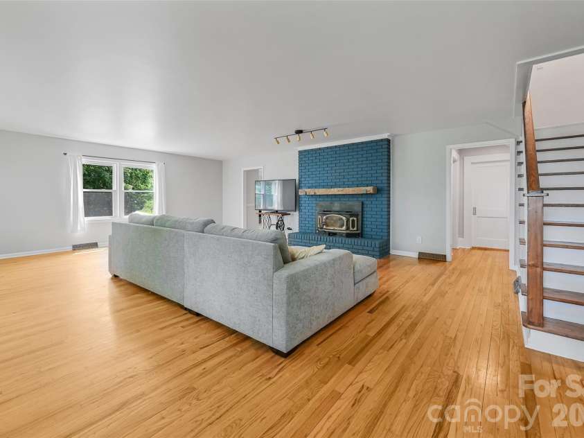 1110 Queentown Road, Canton, NC 28716.  MLS# CAR4408896, YatesRealty ID 40440. Living Room