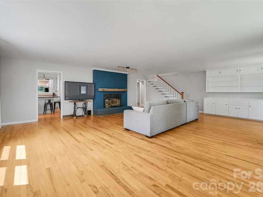 1110 Queentown Road, Canton, NC 28716.  MLS# CAR4408896, YatesRealty ID 40440. Living Room