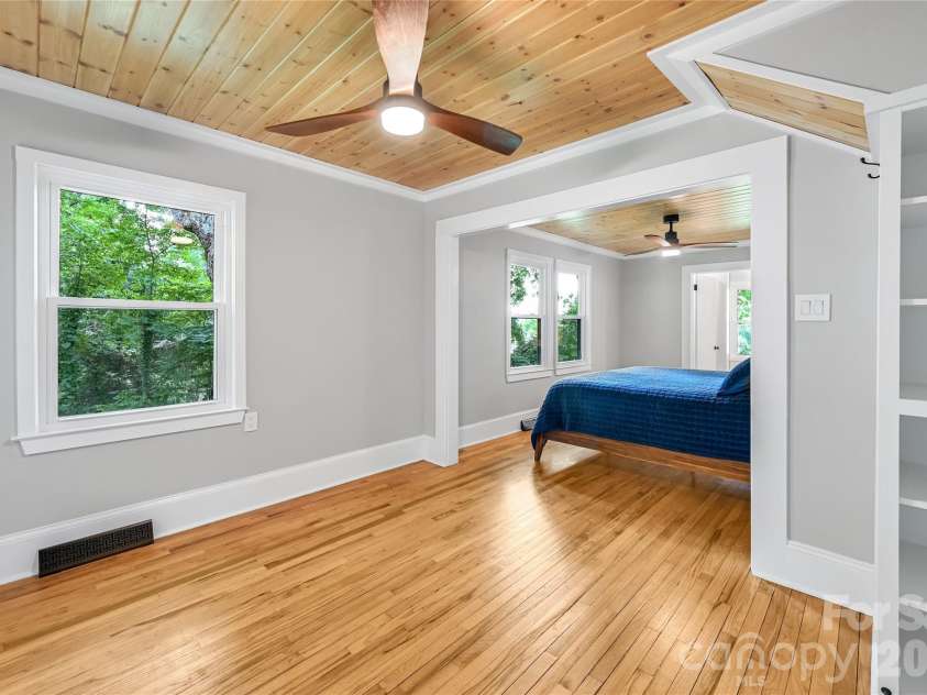 1110 Queentown Road, Canton, NC 28716.  MLS# CAR4408896, YatesRealty ID 40440. Master Bedroom Sitting Area
