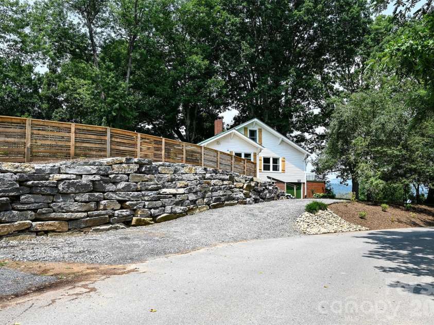 1110 Queentown Road, Canton, NC 28716.  MLS# CAR4408896, YatesRealty ID 40440. Second Driveway