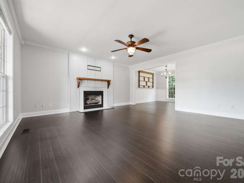 4857 32nd Street Lane, Hickory, NC 28601.  MLS# CAR4409274, YatesRealty ID 40442. 
