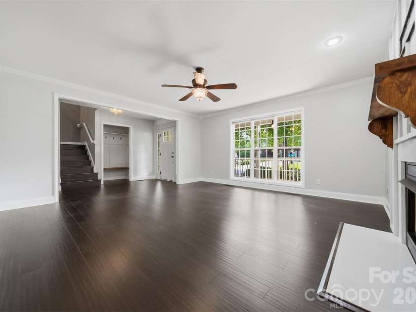4857 32nd Street Lane, Hickory, NC 28601.  MLS# CAR4409274, YatesRealty ID 40442. 