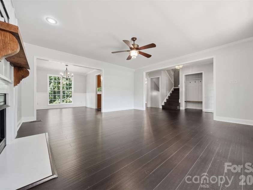 4857 32nd Street Lane, Hickory, NC 28601.  MLS# CAR4409274, YatesRealty ID 40442. 