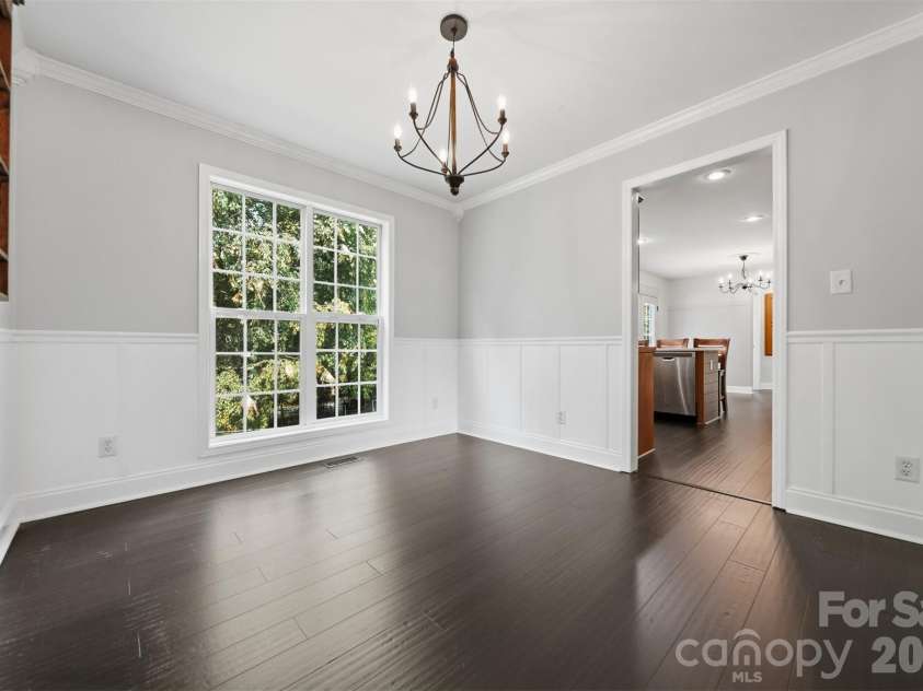 4857 32nd Street Lane, Hickory, NC 28601.  MLS# CAR4409274, YatesRealty ID 40442. 